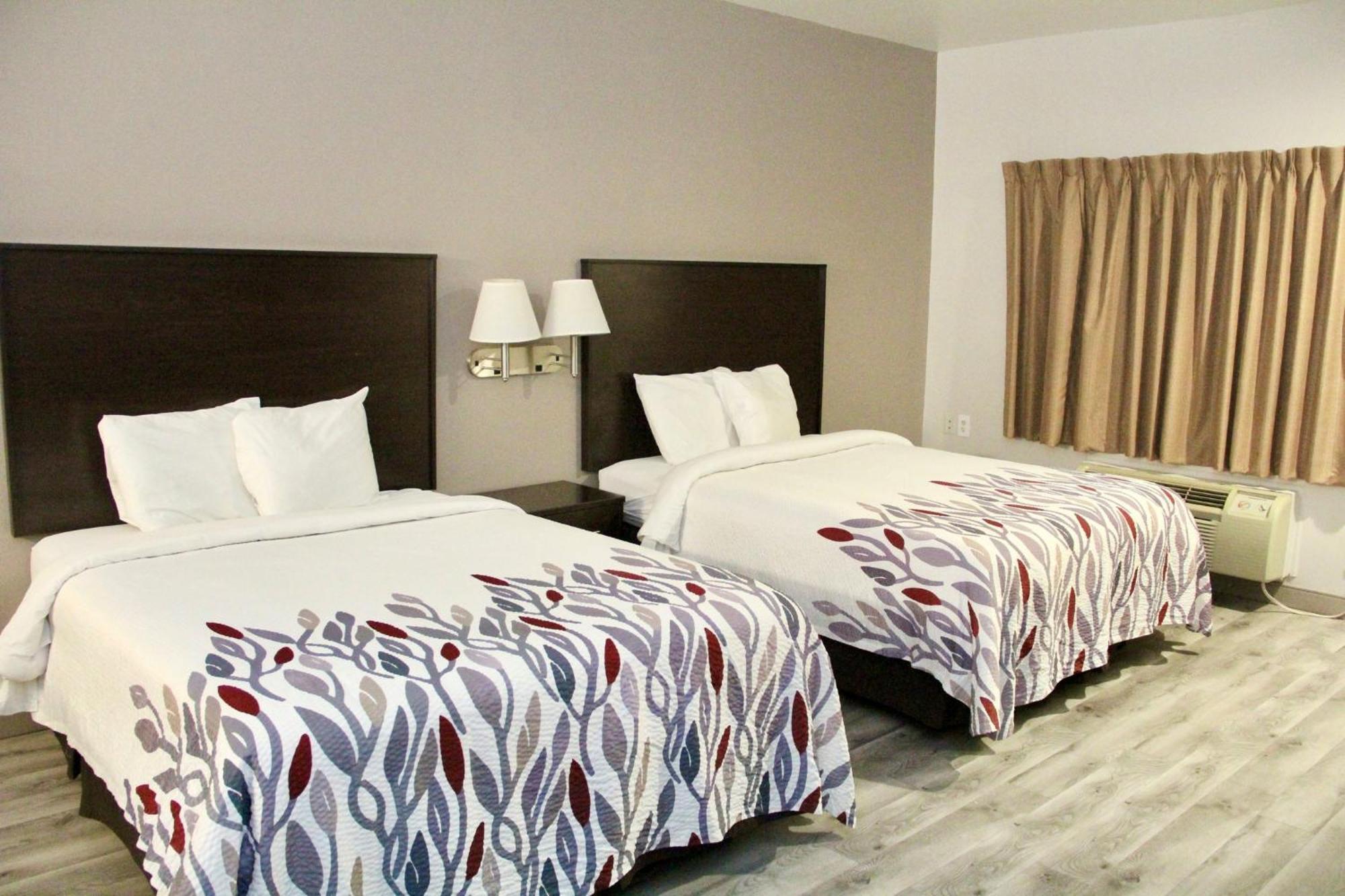 Red Roof Inn & Suites Lake Orion / Auburn Hills Buitenkant foto