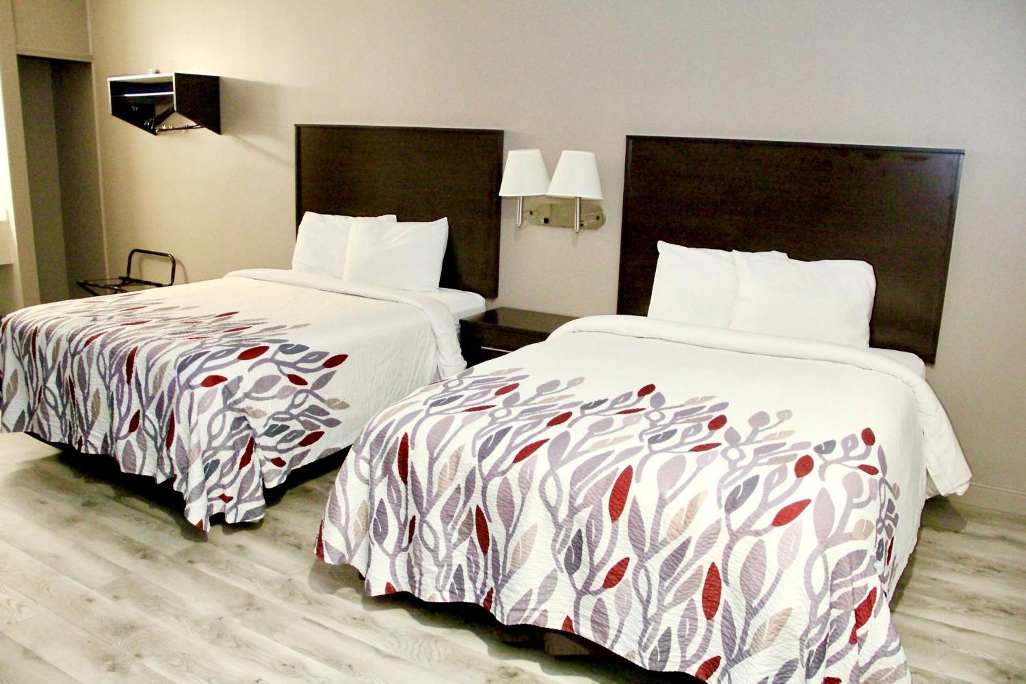 Red Roof Inn & Suites Lake Orion / Auburn Hills Buitenkant foto