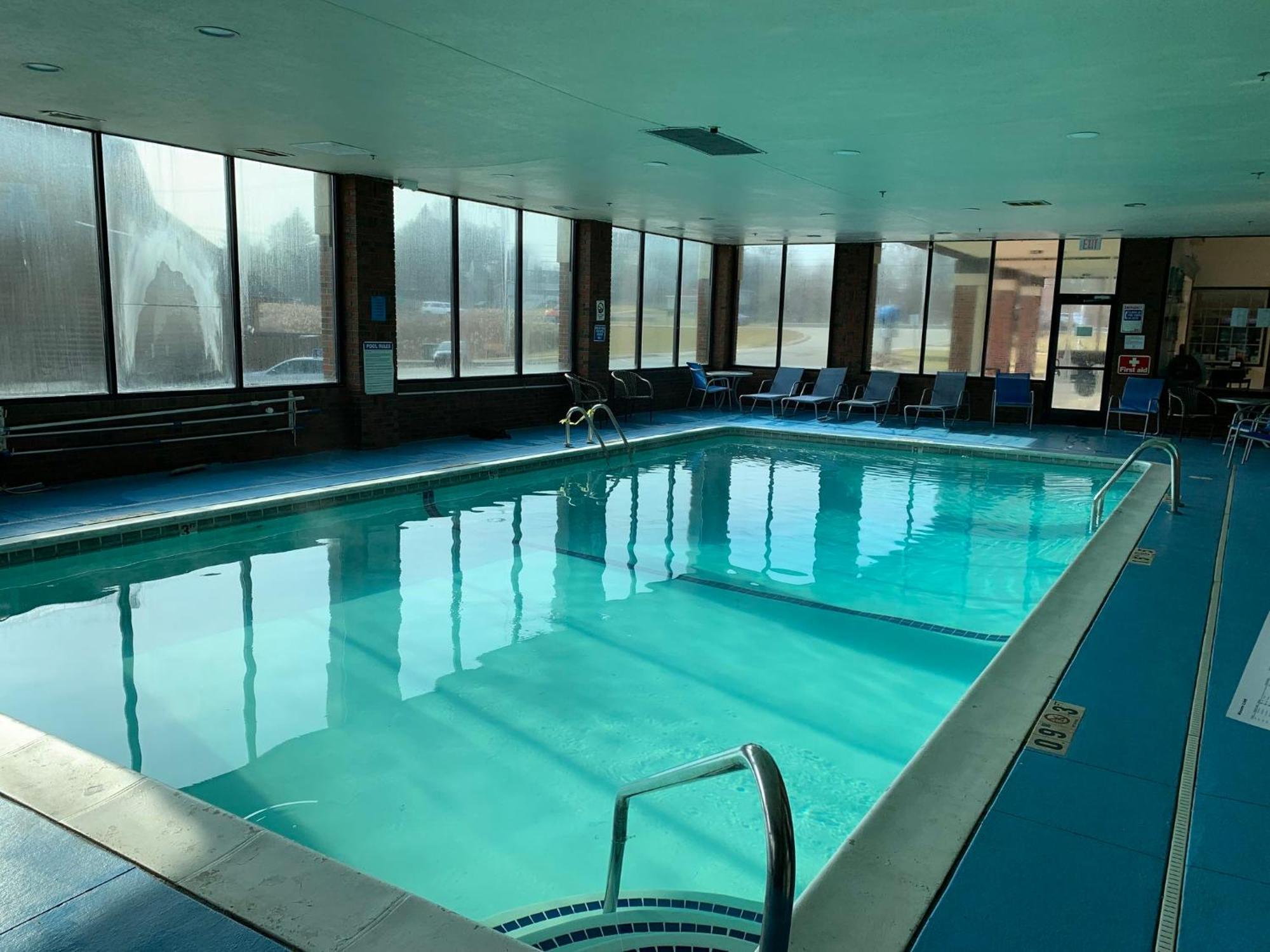 Red Roof Inn & Suites Lake Orion / Auburn Hills Buitenkant foto