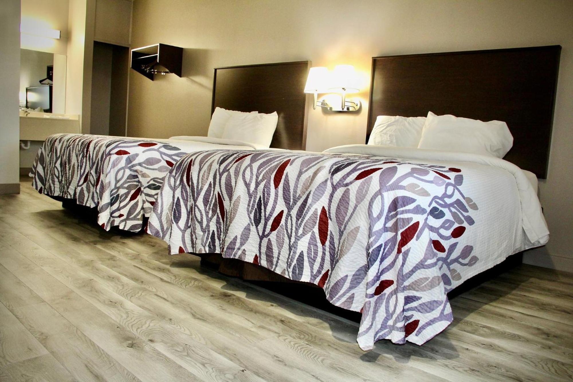 Red Roof Inn & Suites Lake Orion / Auburn Hills Buitenkant foto