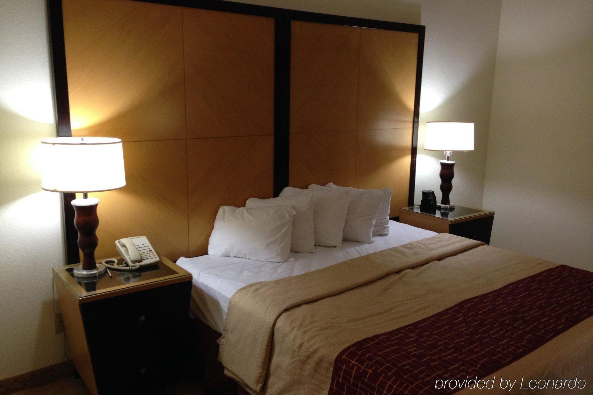 Red Roof Inn & Suites Lake Orion / Auburn Hills Buitenkant foto